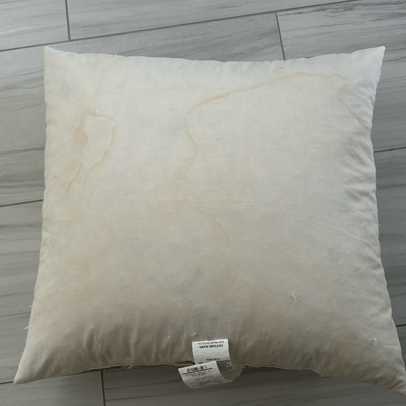 Pottery Barn Sea Shell Coastal Inspired Oversized Decorative Accent Pillow - Picture 4 of 9